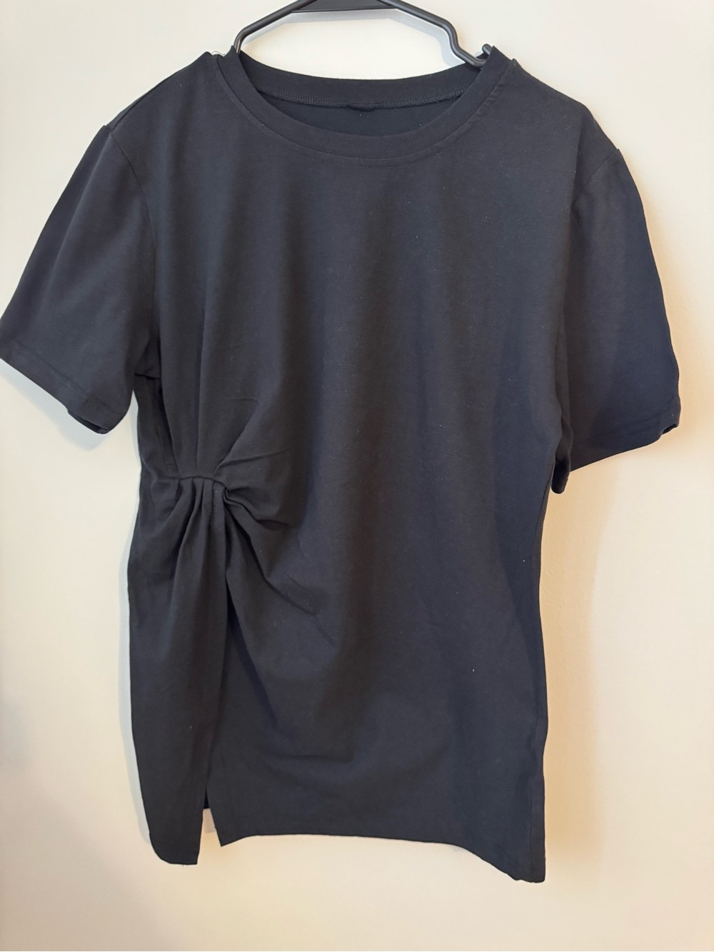 Women's Black Short-Sleeve Side-Twist Tee